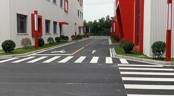 蘇州廠區(qū)劃線哪家好？飛揚市政專業(yè)、高效、貼心