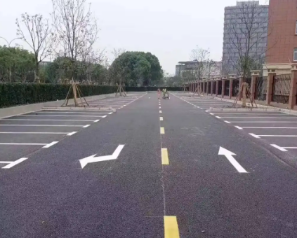 蘇州學(xué)校道路劃線專業(yè)施工，打造安全校園交通